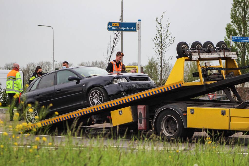 Flinke schade bij botsing op rotonde