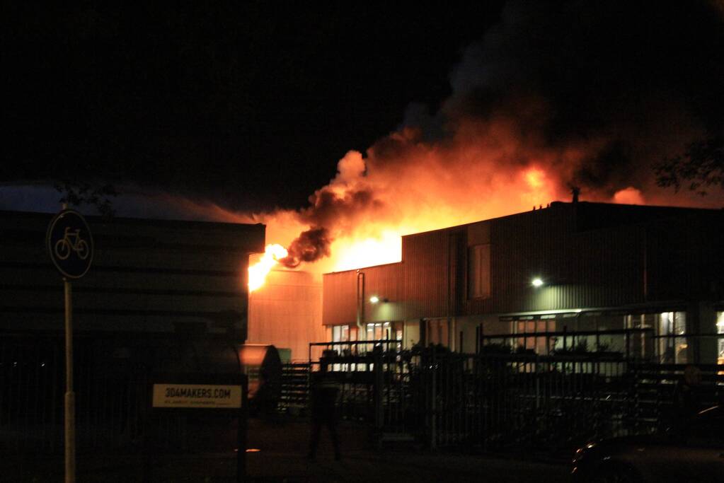 Uitslaande brand in industriepand