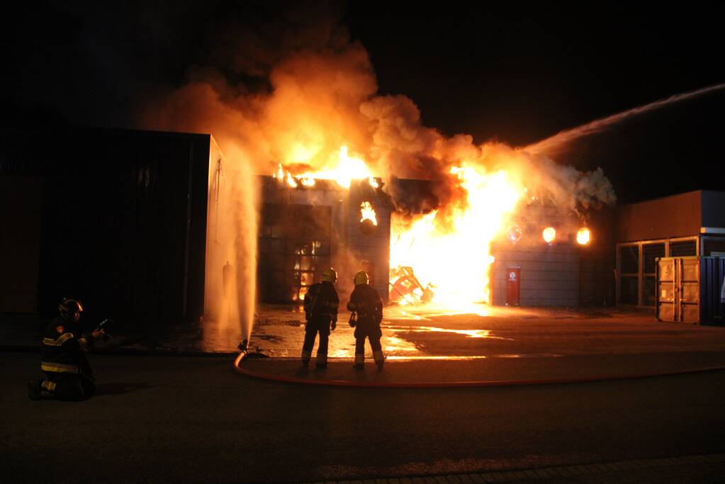 Uitslaande brand in industriepand