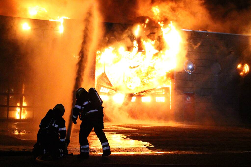 Uitslaande brand in industriepand