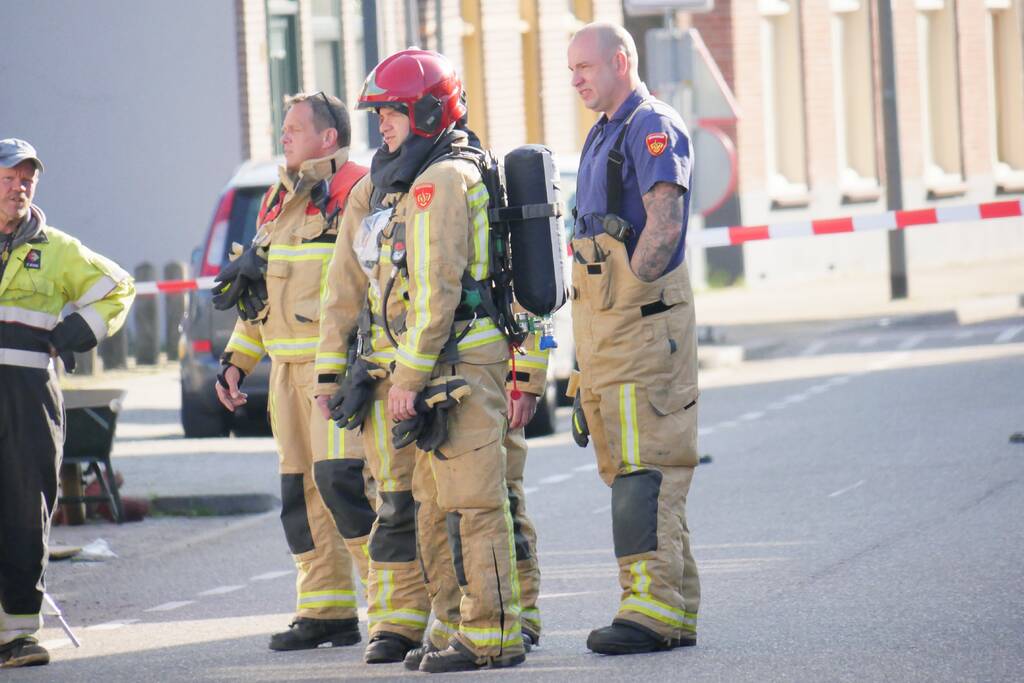 Straat afgesloten na lek in gasleiding