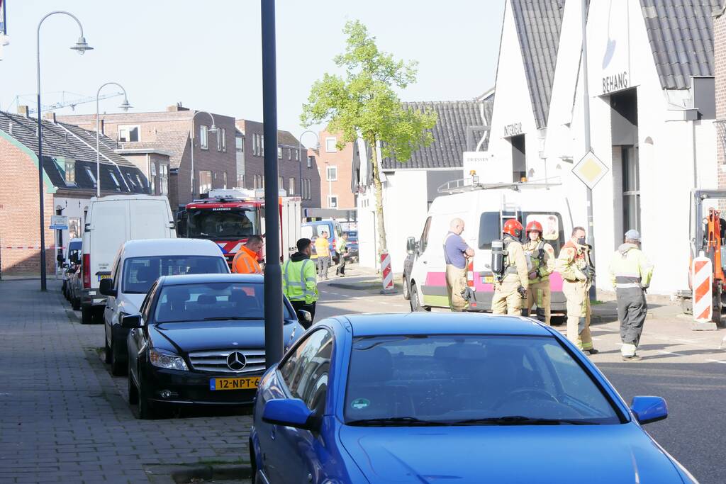 Straat afgesloten na lek in gasleiding