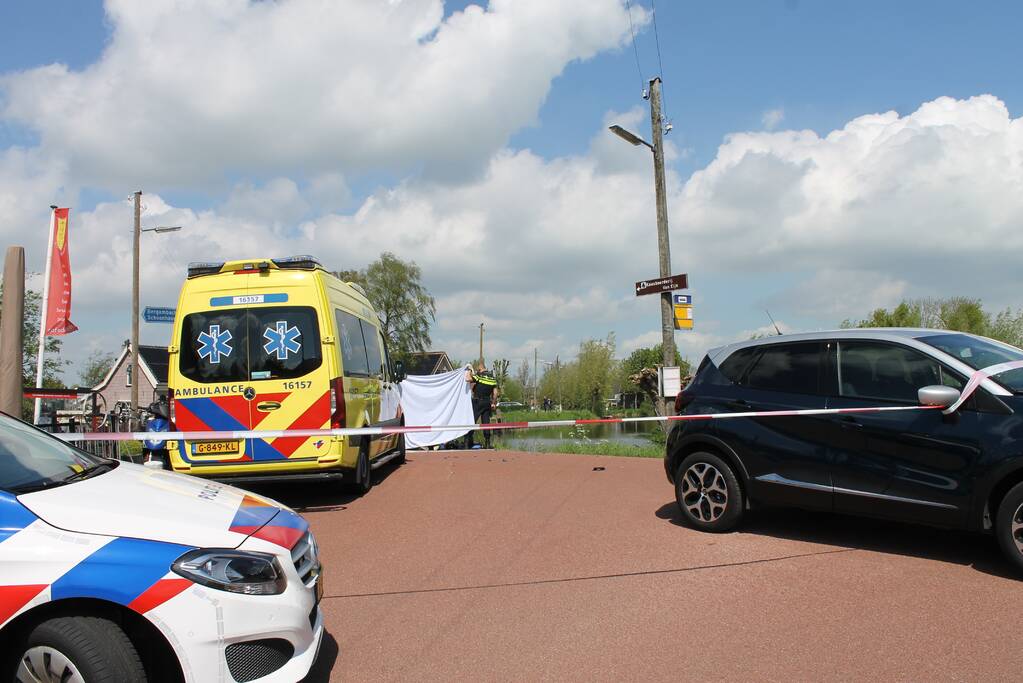 Brommerrijder zwaargewond bij verkeersongeval op kruising