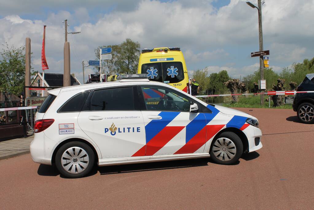 Brommerrijder zwaargewond bij verkeersongeval op kruising