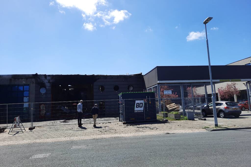 Schade grote brand garagebedrijf enorm