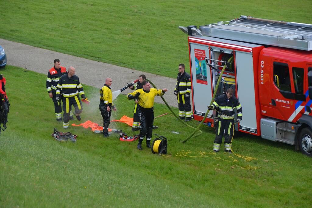 Reddingsactie voor ree in de problemen bij De Zwarte Haan