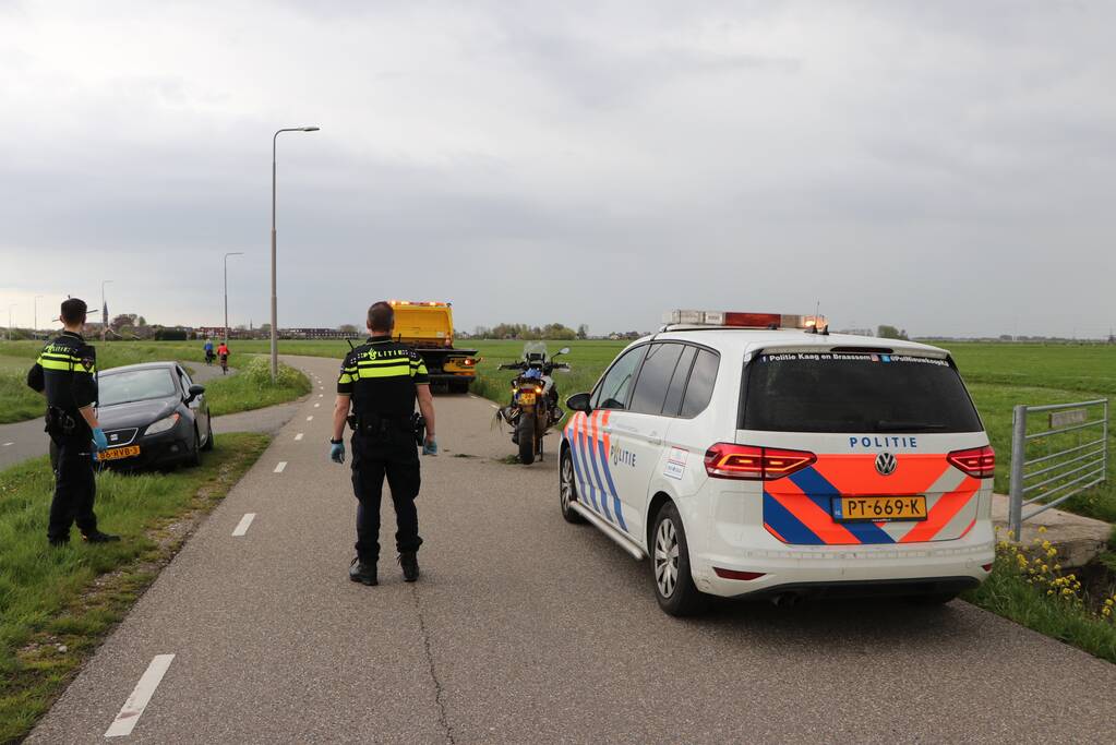 Motorrijder belandt in sloot