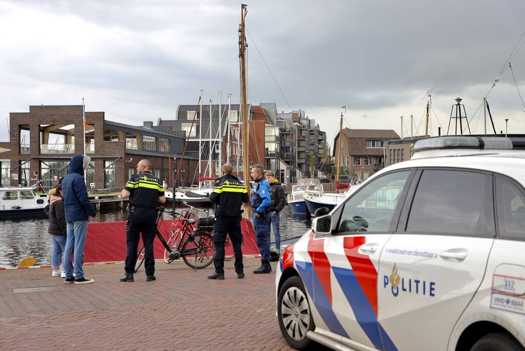 Scooter raakt te water bij ligplaats van watertaxi