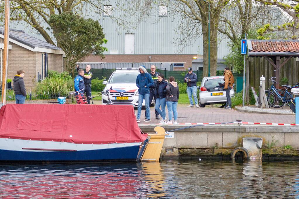 Scooter raakt te water bij ligplaats van watertaxi