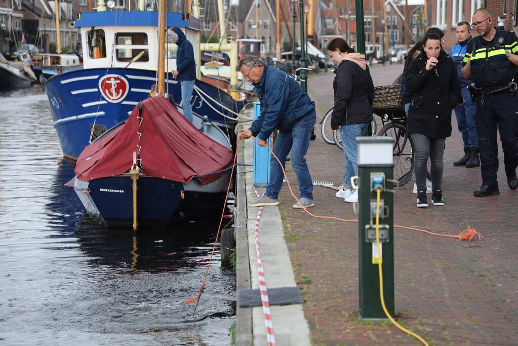 Scooter raakt te water bij ligplaats van watertaxi