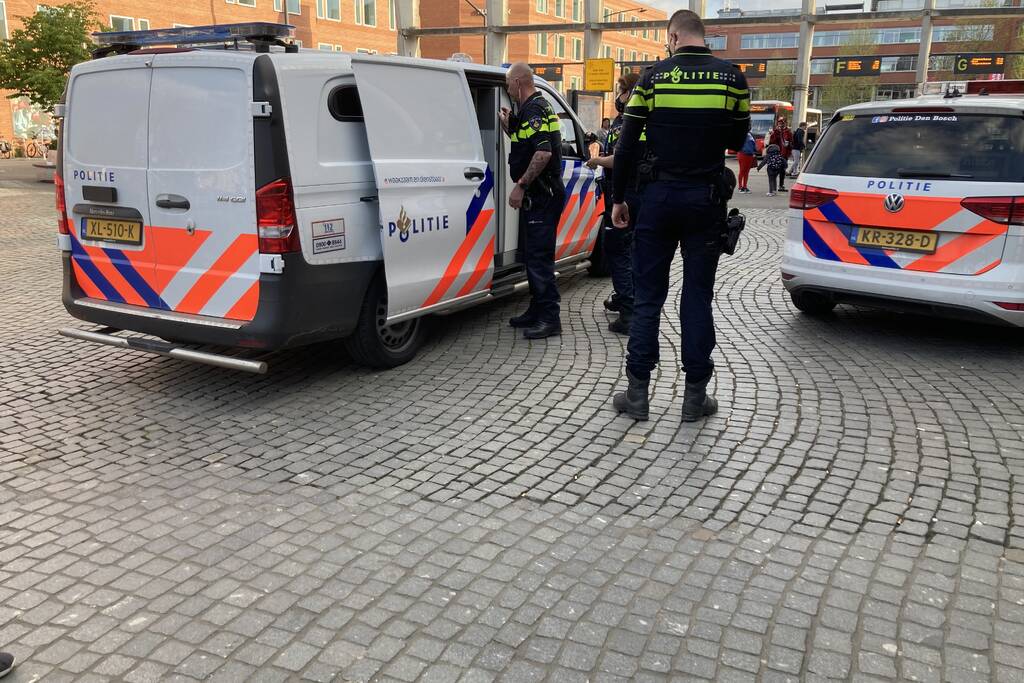 Persoon met mes op zak aangehouden bij station