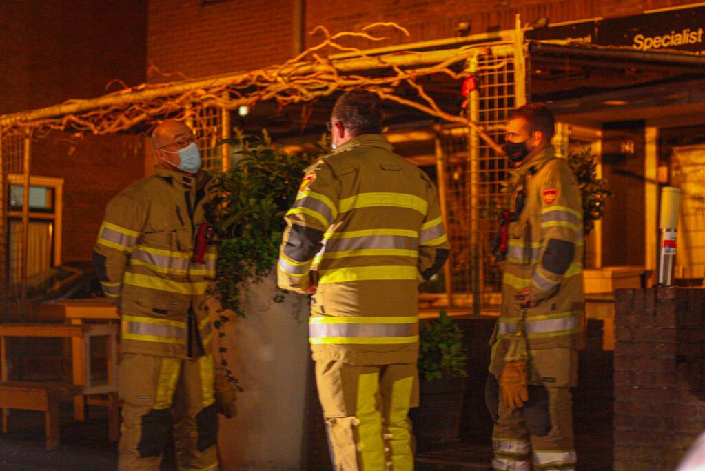 Brandweer doet onderzoek naar vreemde lucht in snackbar Bolletje van Polletje