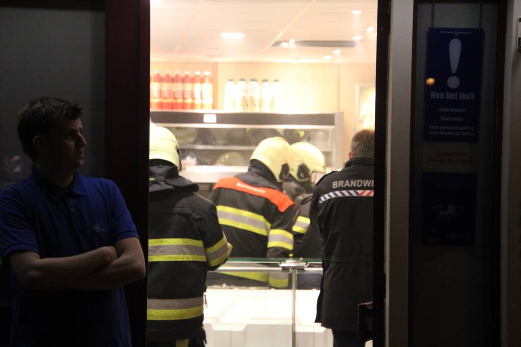 Brandende bakplaat in snackbar veroorzaakt schade