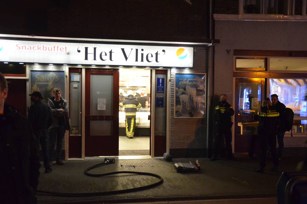 Brandende bakplaat in snackbar veroorzaakt schade
