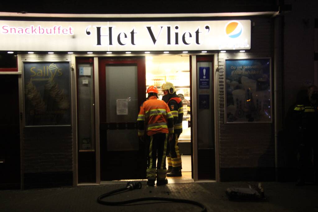 Brandende bakplaat in snackbar veroorzaakt schade