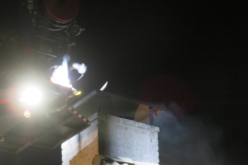 Schoorsteenbrand snel onder controle