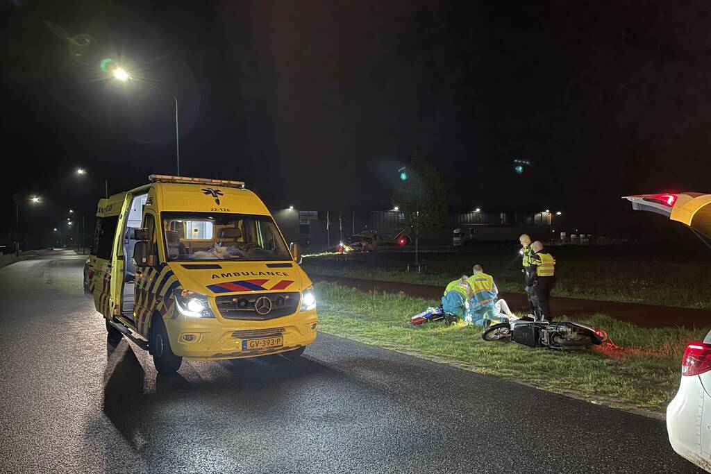 Scooterrijder ernstig gewond bij eenzijdig verkeersongeval