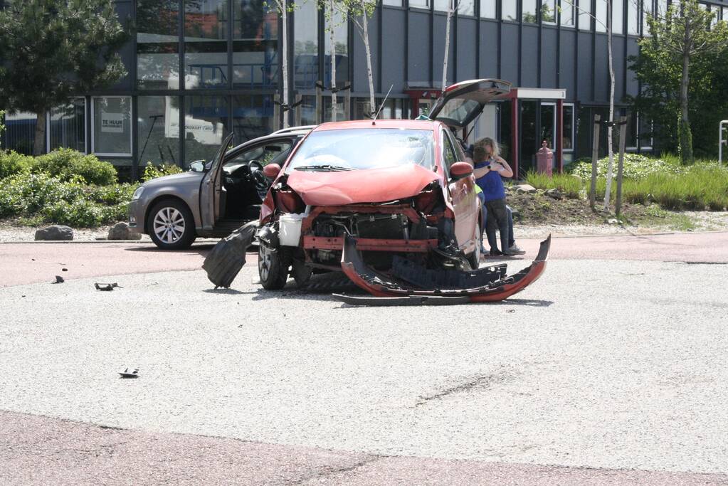 Flinke schade bij botsing op kruising