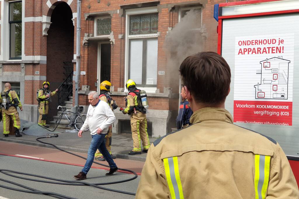 Veel rook door brand in kelder van woning