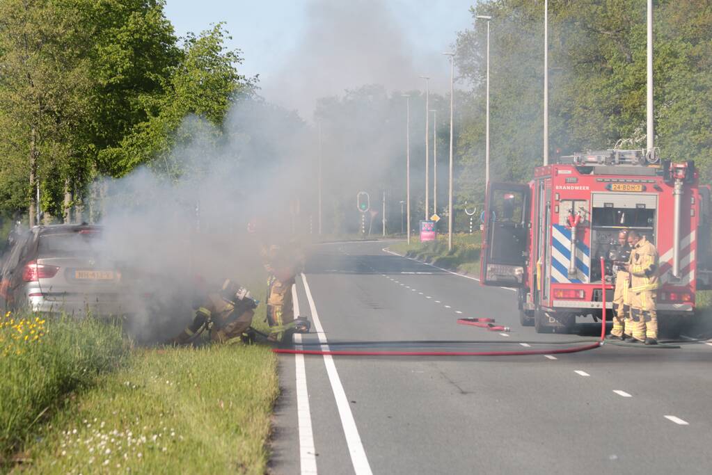 Auto volledig uitgebrand