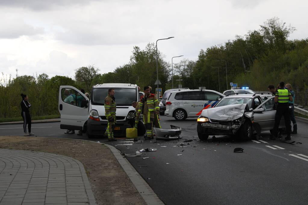 Veel schade bij verkeersongeval