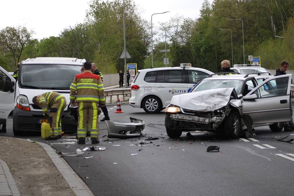 Veel schade bij verkeersongeval