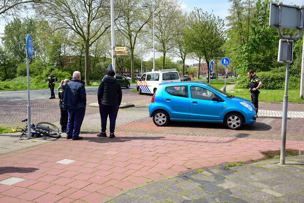 Fietster gewond door botsing met personenauto