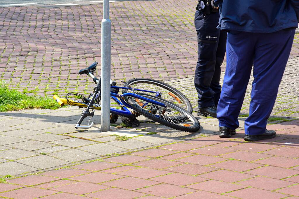 Fietster gewond door botsing met personenauto
