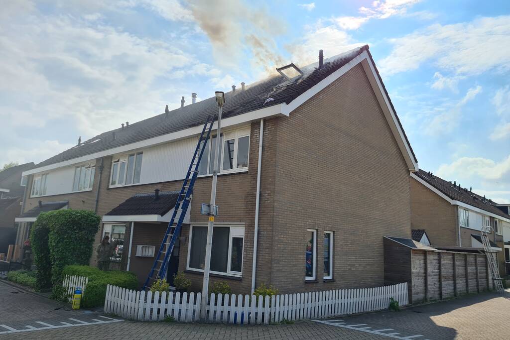 Brand op dak ontstaan door dak werkzaamheden