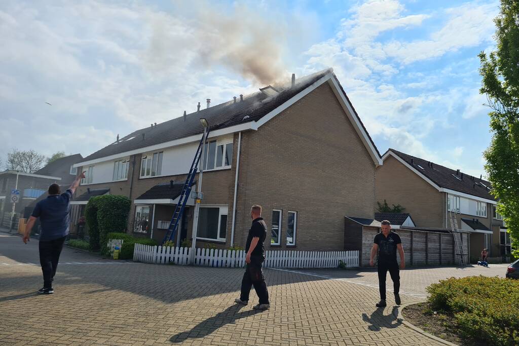 Brand op dak ontstaan door dak werkzaamheden