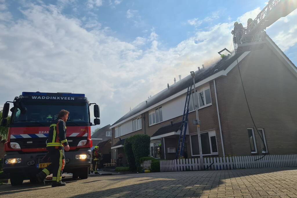 Brand op dak ontstaan door dak werkzaamheden