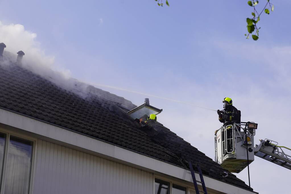 Brand op dak ontstaan door dak werkzaamheden