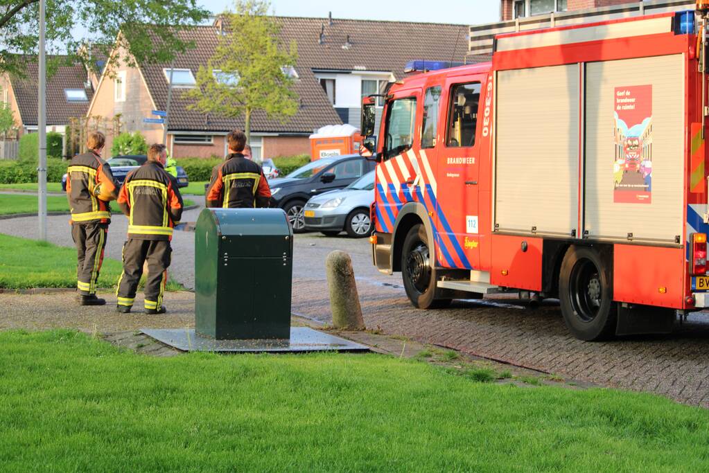 Brandweer doet onderzoek naar vreemde lucht bij meerdere woningen