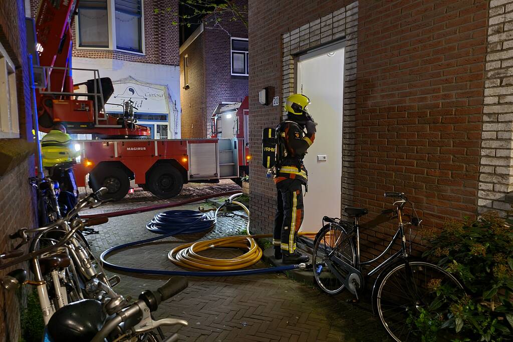Veel rookontwikkeling bij brand in woning
