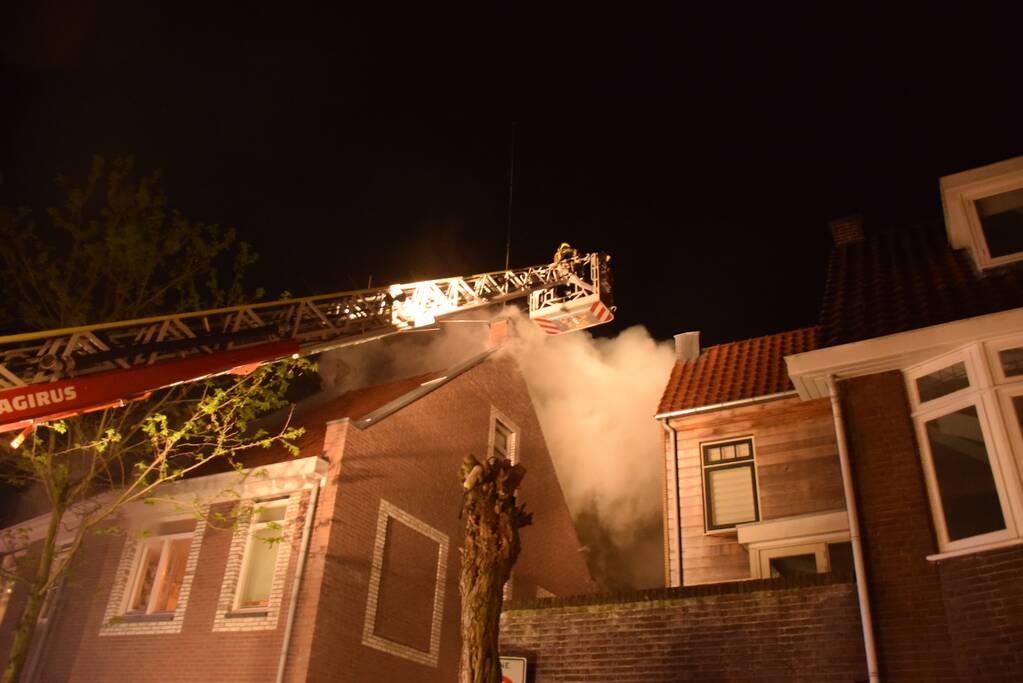 Veel rookontwikkeling bij brand in woning