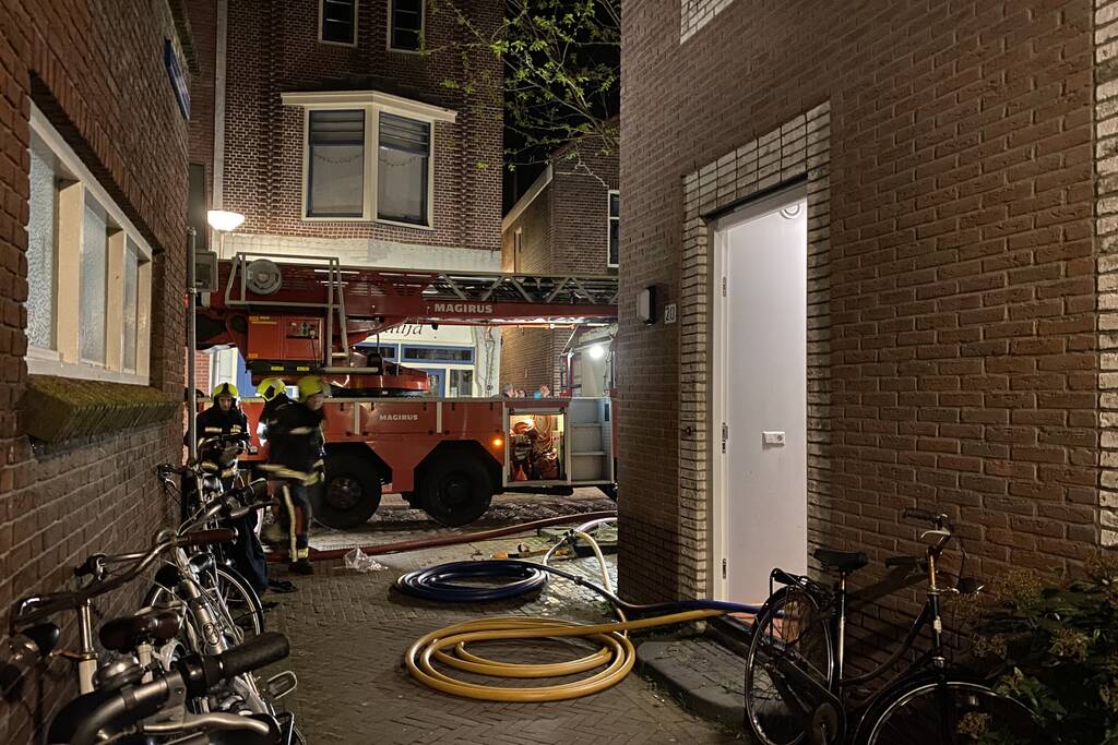 Veel rookontwikkeling bij brand in woning