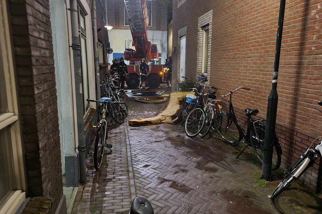 Veel rookontwikkeling bij brand in woning