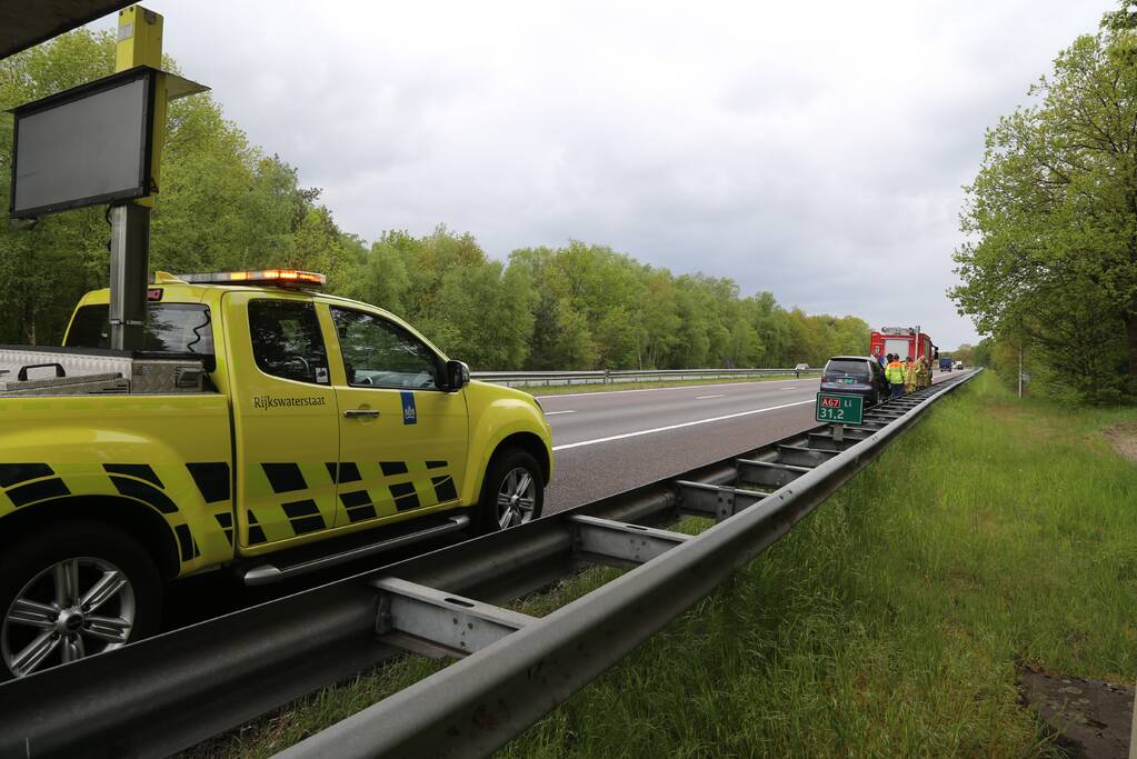 Garage-auto gaat roken tijdens proefrit
