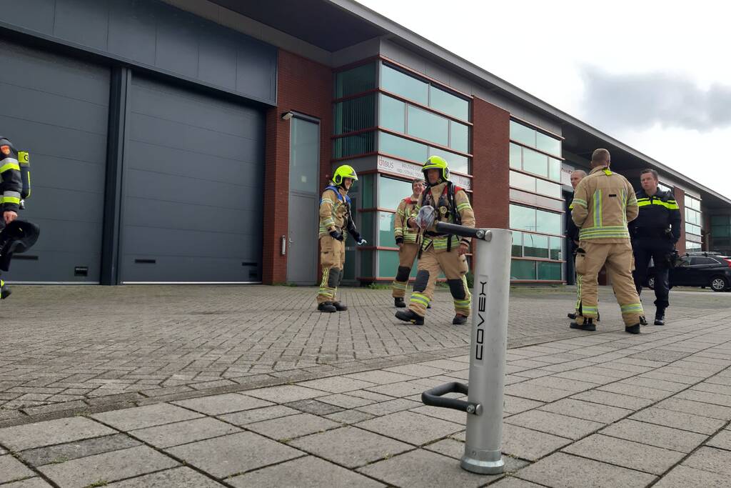 Onderzoek naar rook in loods