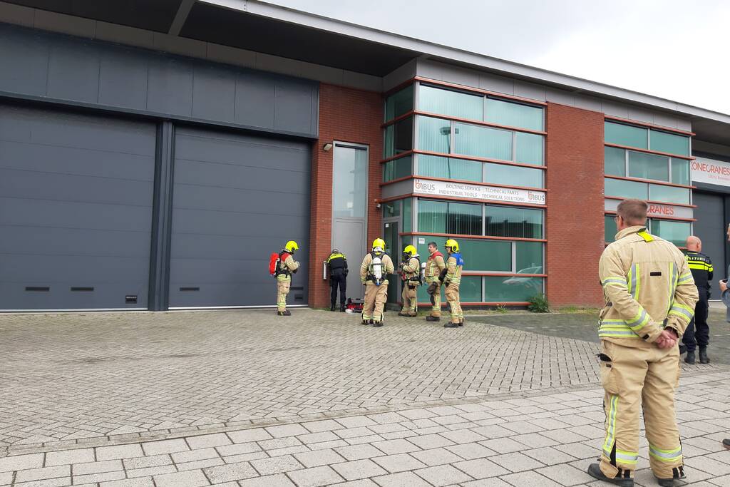 Onderzoek naar rook in loods