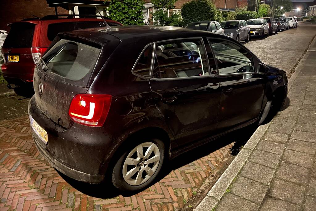 Personenauto gecrashed tijdens achtervolging