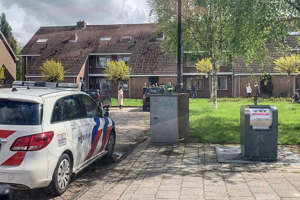 Dode en zwaargewonde aangetroffen in woning