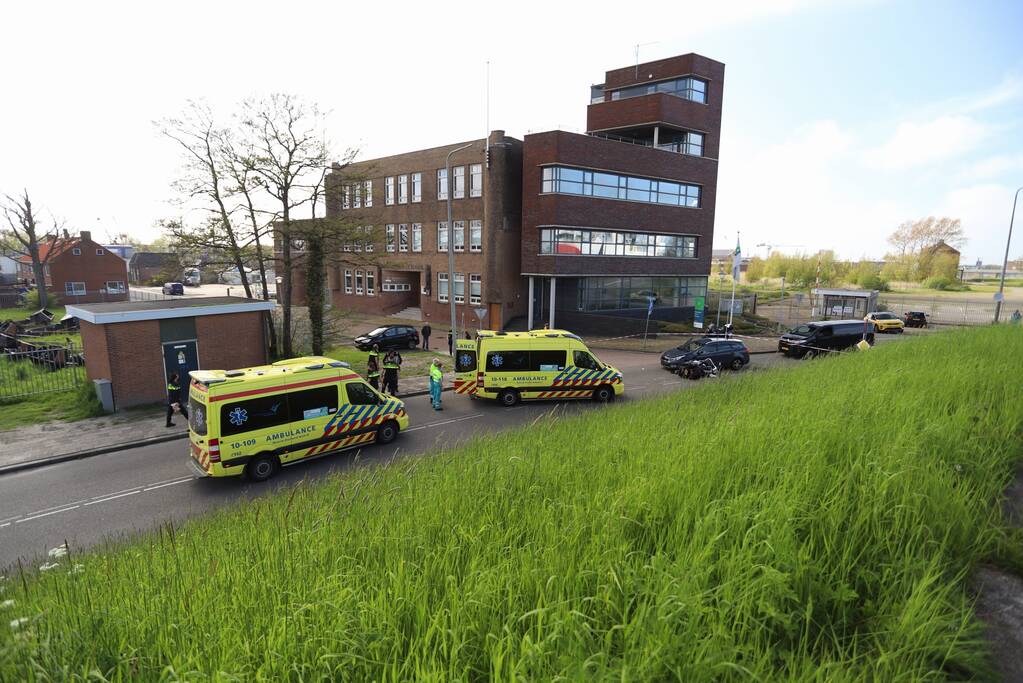 Ernstig ongeval tussen auto en motor