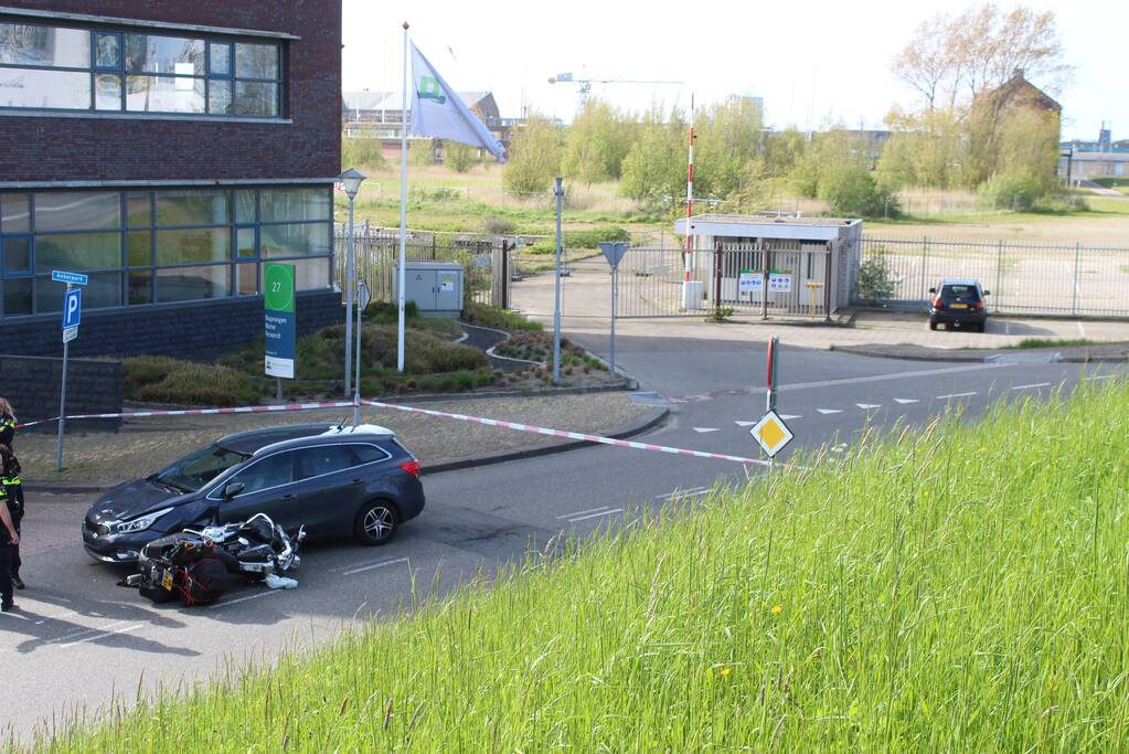 Ernstig ongeval tussen auto en motor
