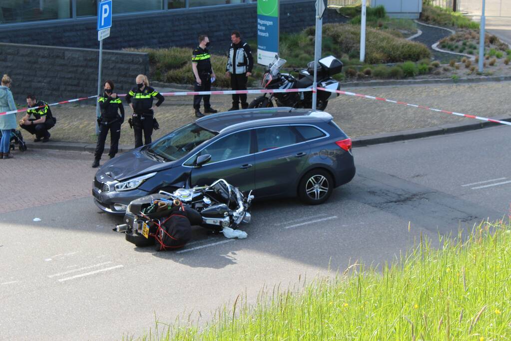 Ernstig ongeval tussen auto en motor