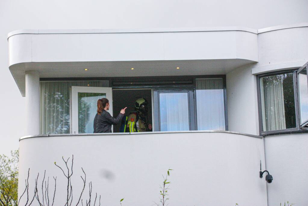 Accu vliegt in brand in garage