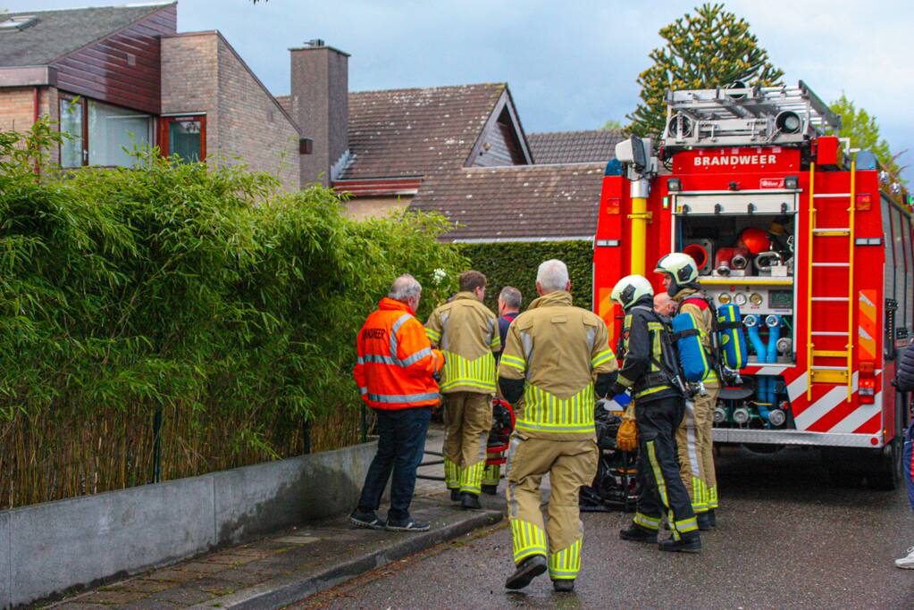 Accu vliegt in brand in garage