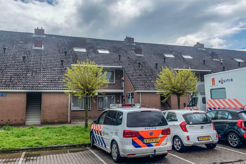 Onderzoek naar overleden vrouw (28) in woning