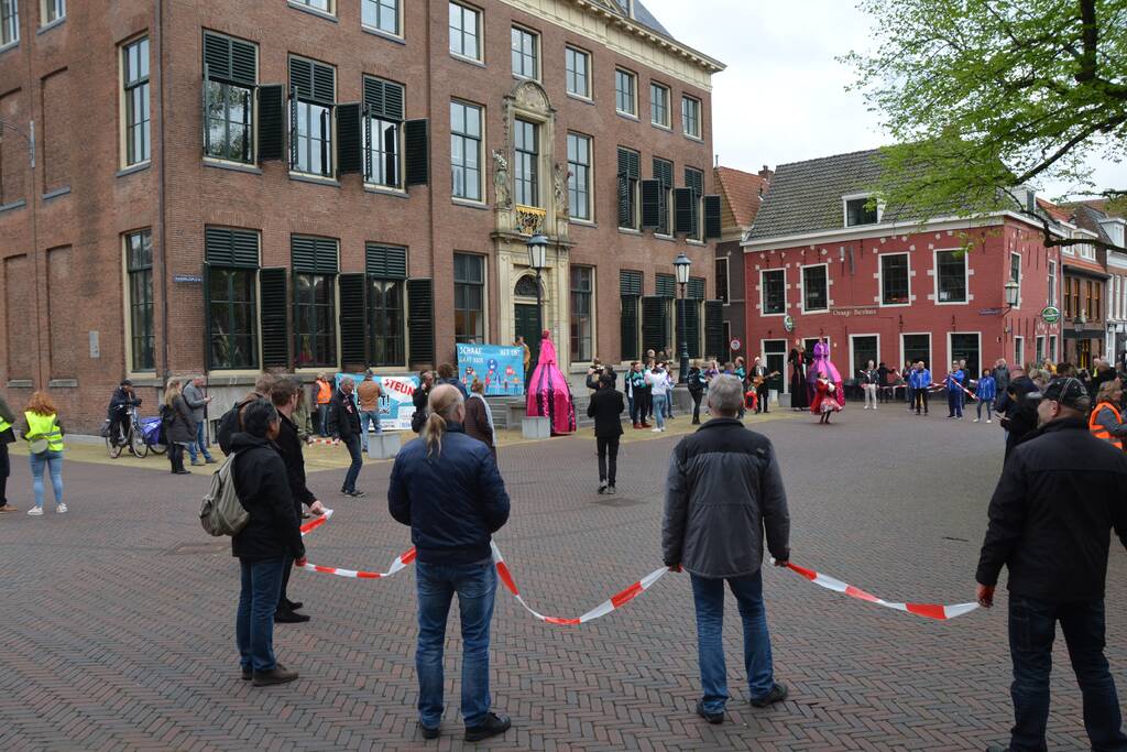 Actie en aanbieden petitie voor toekomst Zalen Schaaf