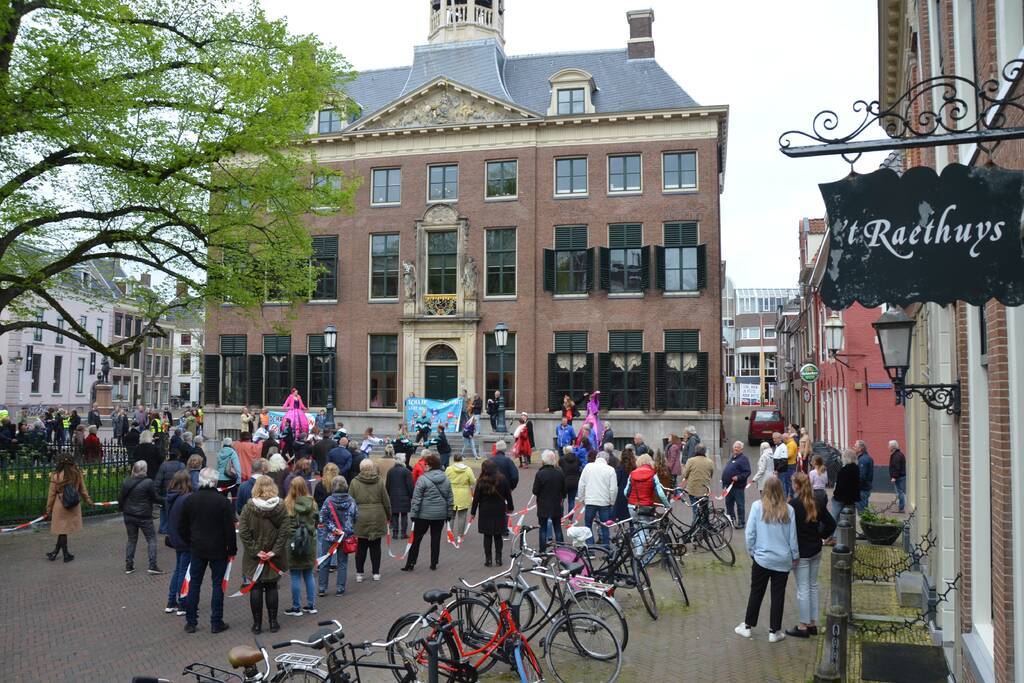 Actie en aanbieden petitie voor toekomst Zalen Schaaf